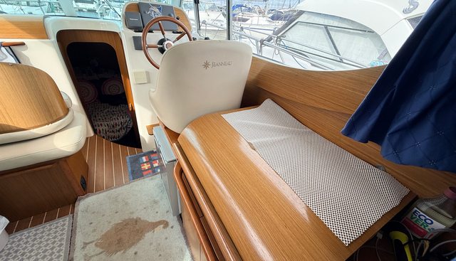 Moggy yacht for sale 8