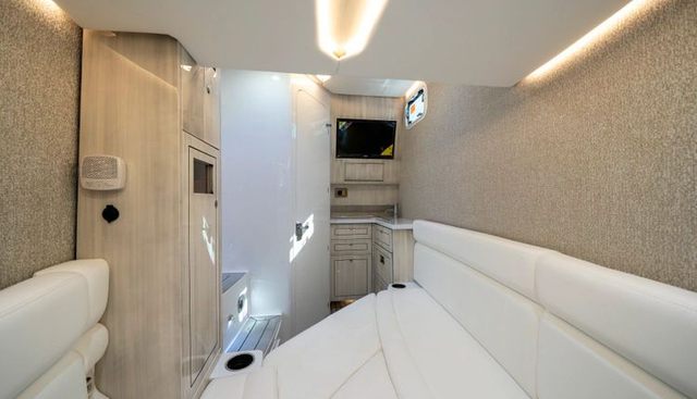 42 Lujo yacht for sale 34