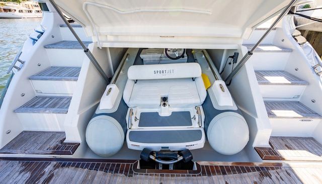 EL MAR V yacht for sale 58