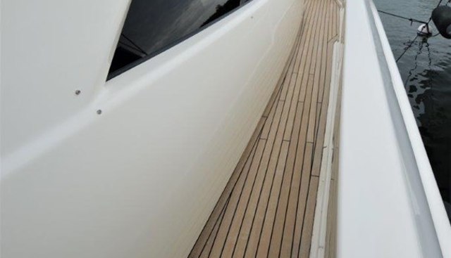 Slainte III yacht for sale 40