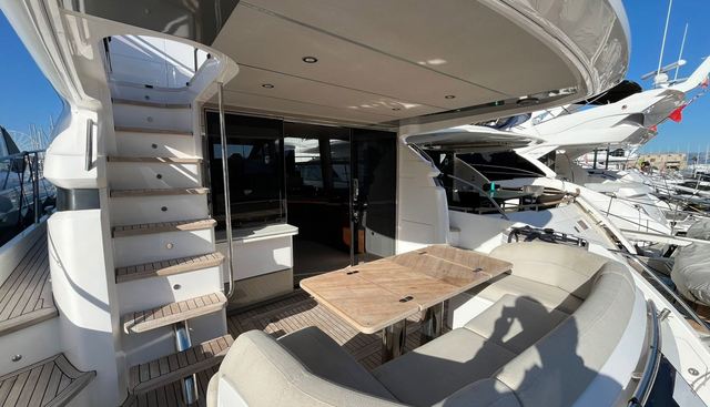 F55 yacht for sale 17
