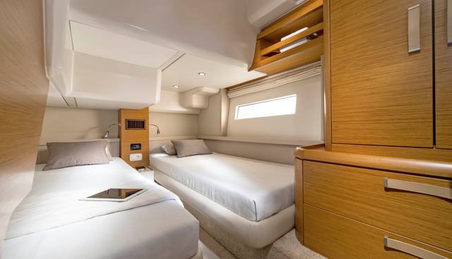 Greenline 48 Fly yacht for sale 3