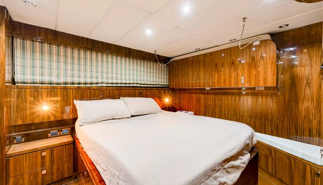 MESMERIZE yacht for sale 72