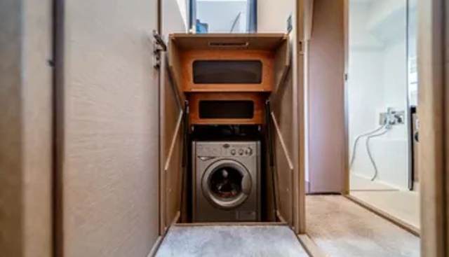 V & A yacht for sale 38