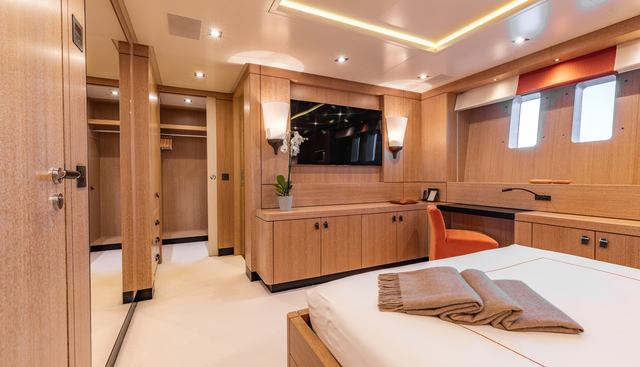 BELONGERS yacht for sale 28