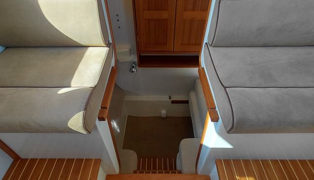 Razor crest yacht for sale 43