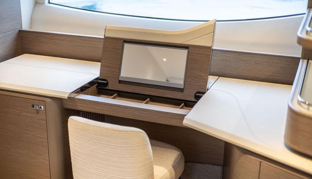 noname yacht for sale 33