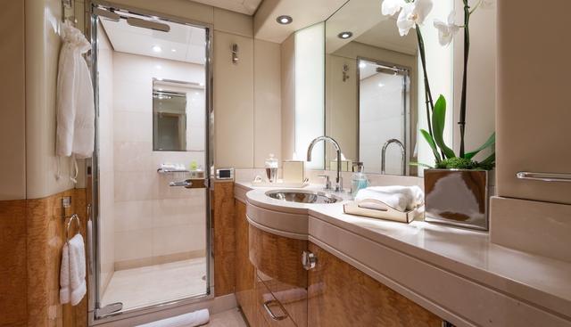 Zeus yacht for sale 25