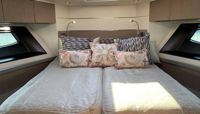 SUNSEEKER PREDATOR 50 yacht for sale 38
