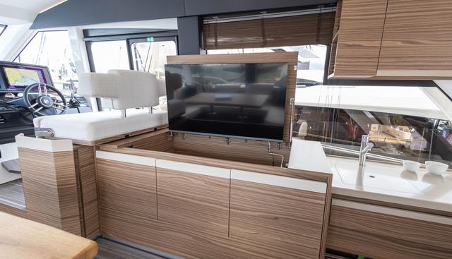 GL45FLY-76 yacht for sale 40