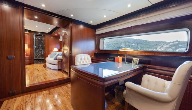 Holiday yacht for sale 8