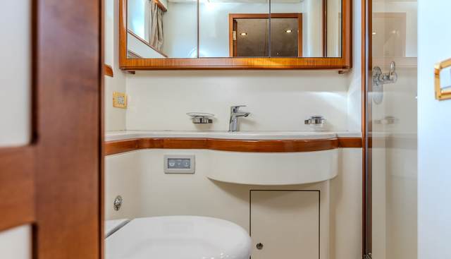 YOSMA yacht for sale 18