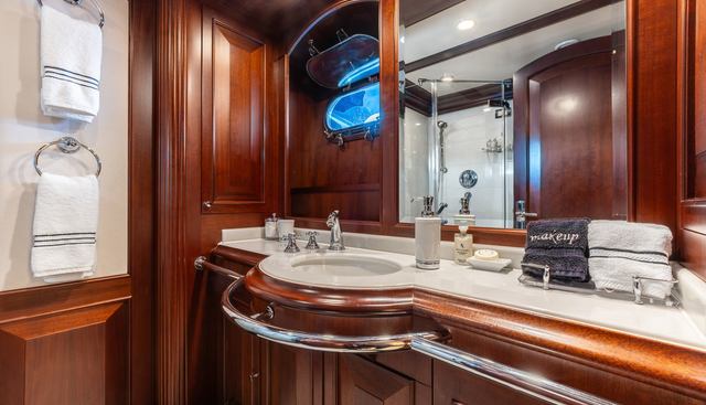 Kajak yacht for sale 38