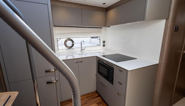 V50960 - 3 CABIN DECK VERSION yacht for sale 30