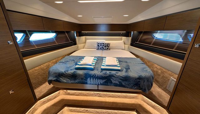 R40 yacht for sale 24