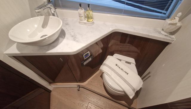 Seakeeper Gyro yacht for sale 33