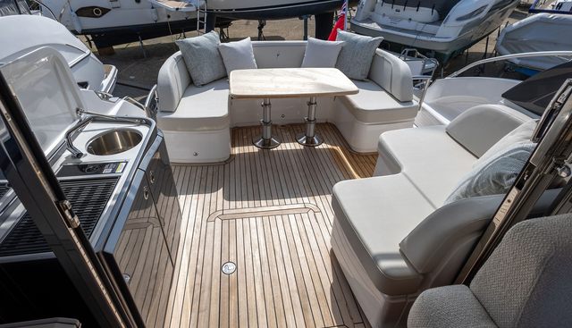 V50979 yacht for sale 5