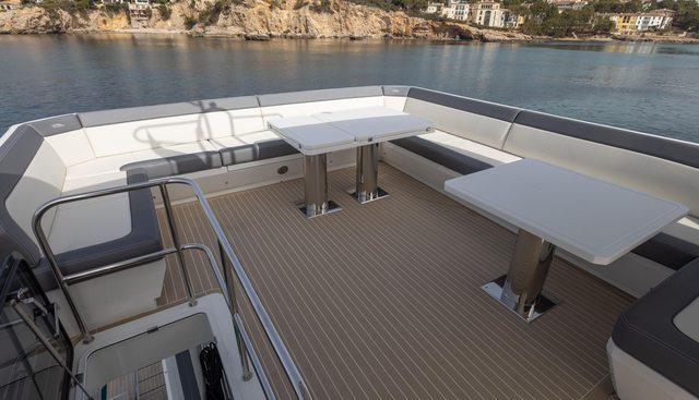 Seven yacht for sale 19
