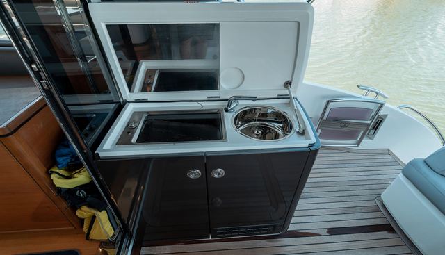 Sea Dream yacht for sale 37