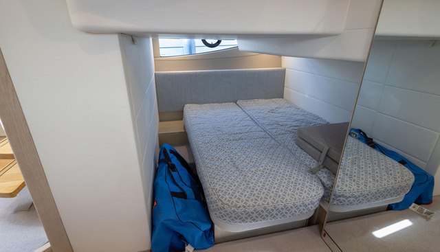 Capricho yacht for sale 25