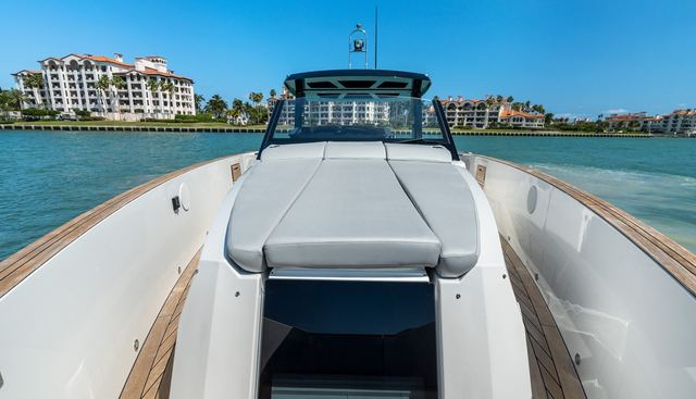 HINJUICE yacht for sale 35