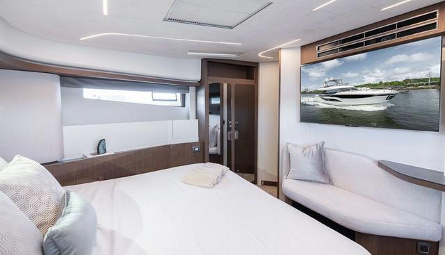 F4.9 yacht for sale 40