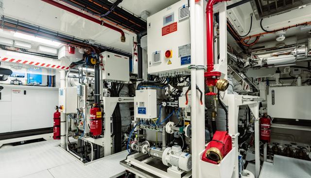 MIDNIGHT SAGA yacht for sale 60