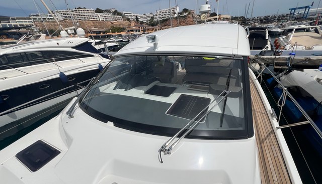 White Pearl yacht for sale 9