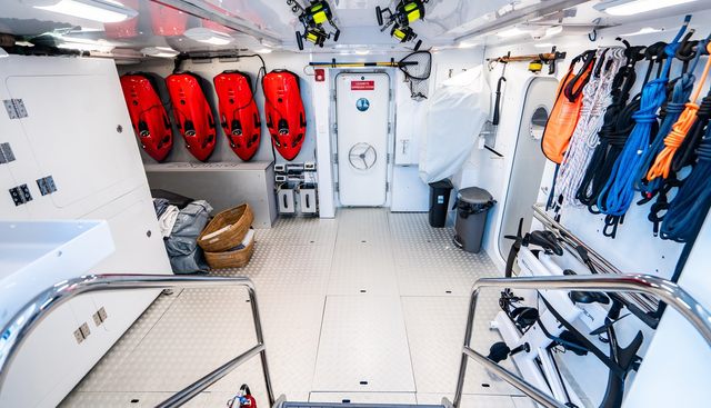 ZEXPLORER yacht for sale 33
