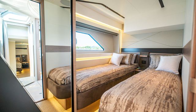 SERENITY OF LIVERPOOL yacht for sale 27