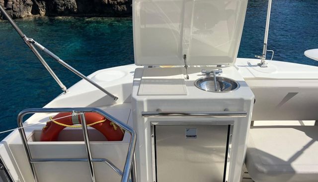 E52 yacht for sale 9