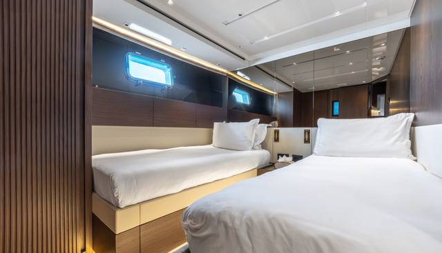 ICE OF LONDON yacht for sale 29