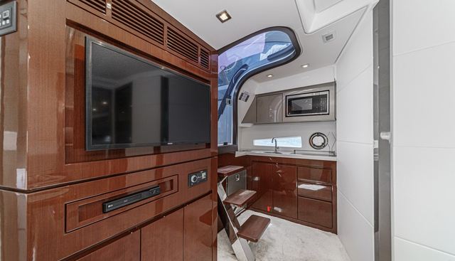 ADAMAS yacht for sale 29