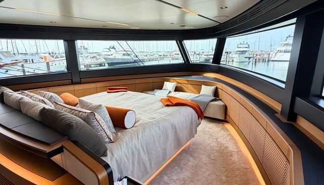 Carat yacht for sale 17