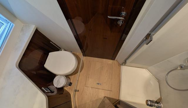 Tender Garage & Hi/Lo Swimplatform yacht for sale 63