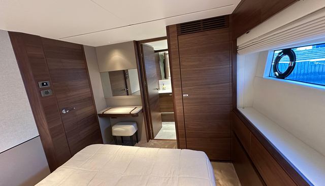 Y80018 yacht for sale 52