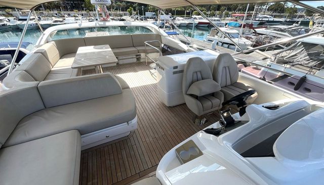 F55 yacht for sale 10