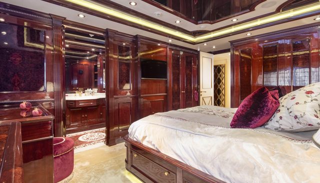 RICHAR yacht for sale 22