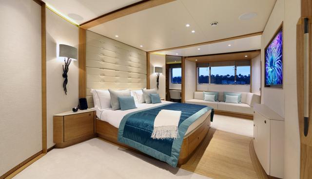 SOLIS yacht for sale 14