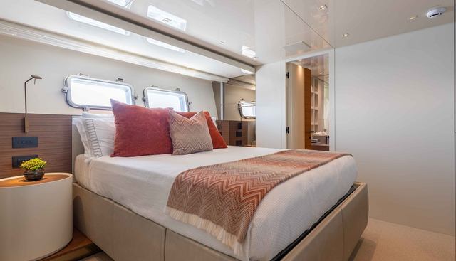 CHAMELEON yacht for sale 47