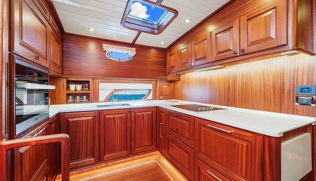 ISLAND GIRL III yacht for sale 15