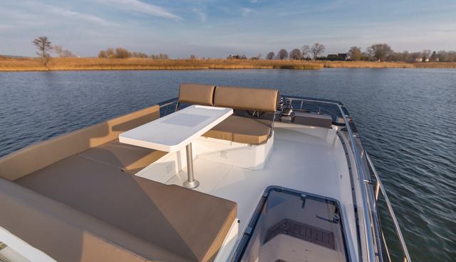 360FLY-052 yacht for sale 15