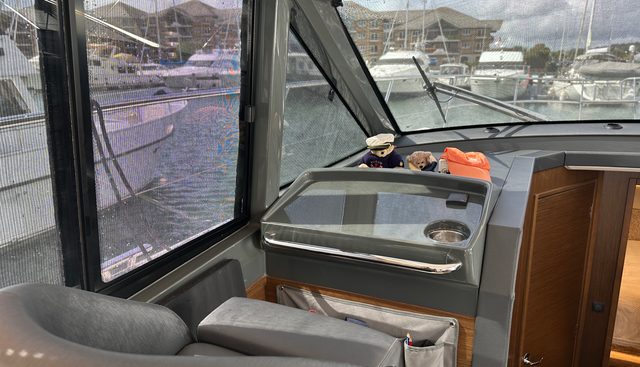 Folly Five yacht for sale 33