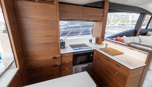 Three Amigos yacht for sale 32