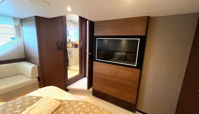 F55 yacht for sale 29