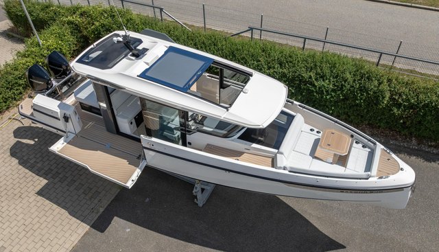 340GTWA-180 yacht for sale 10