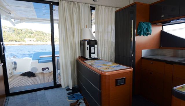 PRESTIGE 620 yacht for sale 24