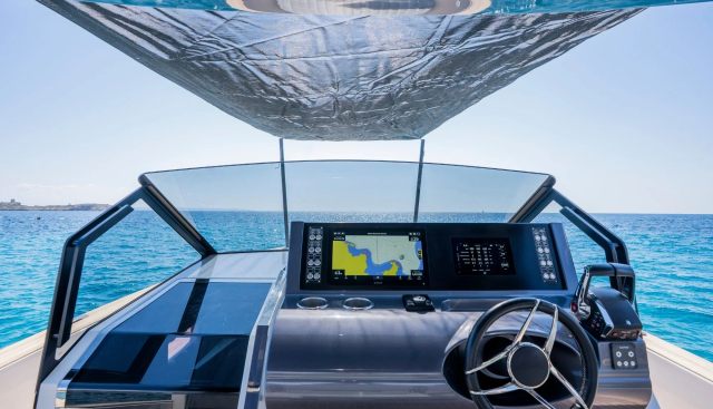 VIRAGE OF LONDON  yacht for sale 8