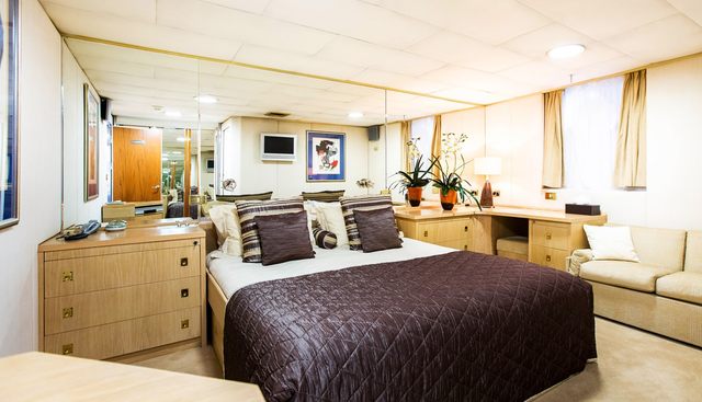 Esmeralda yacht for sale 27