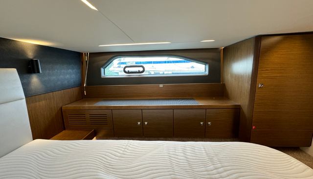 Roxy 2 yacht for sale 22